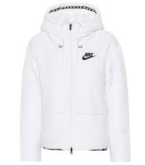 Black And White Nike Jacket Mens Nike Sportswear Puffer Jacket From The Nike Sportswear Line This Jacket Comes In A Clean White Hue And H Nike Jackets Women Nike Coats Nike Winter Jackets