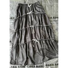 ลดราคา‼️sale‼️ RIBBON LONG SKIRTS TAG : CARA RARI กระโปรงยาวเย็บแต่งชั้นๆ  แต่งโบว์