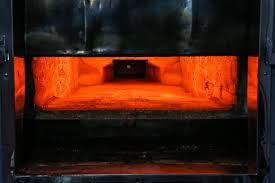 The cremation itself usually takes between one and a half and three hours. This Is Exactly What Happens To Your Body When It Is Cremated And How Long It Takes To Burn Cambridgeshire Live