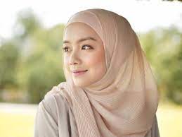 Parapuan adalah ruang aktualisasi diri perempuan untuk mencapai mimpinya. 5 Ciri Wanita Yang Selalu Buat Lelaki Tertawan No 4 Tu Mesti Korang Tak Percaya Pesona Pengantin