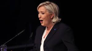 Marine le pen, hier beim singen der nationalhymne, ist das neue gesicht der französischen rechtsextremen. Das Denken Die Franzosen Ist Marine Le Pen Rechtsextrem Politik Ausland Bild De
