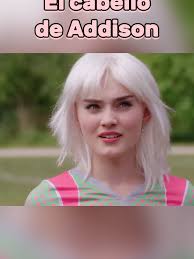 El cabello blanco de Addison en Zombies 3