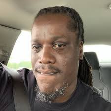 Lamont Parson's Instagram, Twitter & Facebook