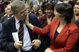 He has been married to klára dobrev since may 1995. Gyurcsany Ferenc Edesanyja