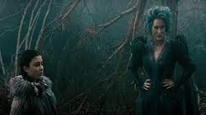 Miután mindketten arra vágynak, hogy végre családjuk legyen, találkoznak a titokzatos boszorkánnyal. Into The Woods Trailer Now Playing In Theaters Youtube