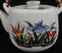 Stoneware teapots are known for retaining heat more effectively, which means no more reheating water time and time again. Home Living Teapots Made In Japan Hexagon Base Asian Motif 1950s 1960s Cobalt Gilded Moriyama Teapot Gold Trim Vintage Poppy Pattern Orange Floral