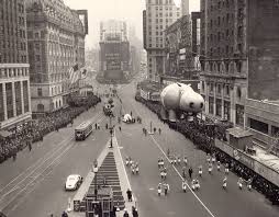 Macy's thanksgiving day parade dallas. The 96 Year History Of The Macy S Thanksgiving Day Parade 6sqft