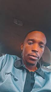 What happens if you pour too much or too little gear oil?