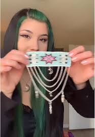 Cassandra (@redskycreeations)