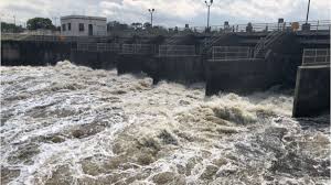 Army Corps to lower Lake Okeechobee by 4 feet. Algae blooms could follow |  WLRN
