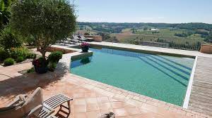 Votre choix doit se faire sur deux critères : Quel Est Le Meilleur Emplacement Pour Construire Sa Piscine Quercy Bleu