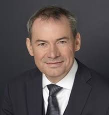 RICS president steps aside amid probe into role in legal battle over £32m  moth-infested mansion