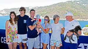 Alexander zverev spielt am hamburger rothenbaum. Alexander Zverev Der Tennis Star Spricht Uber Familie Heimat Und Top Model Lena Gercke Alexander Zverev Alexander Lena Gercke