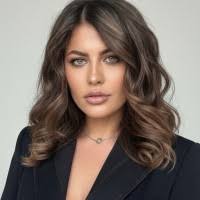 300+ Profile mit dem Suchbegriff „Lora“