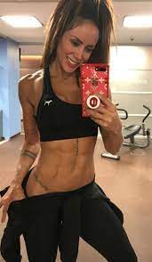 Her skill and speed and her master of submissions, make her tap out any opponent. La Brutal Foto De Sonia Isaza Antes De Hincharse En El Gym