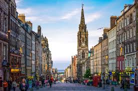 Wer am bahnhof waverly ankommt, kommt im prinzip zwischen beiden stadtteilen an. Top 20 Edinburgh Sehenswurdigkeiten Reisefuhrer Tipps Schottland