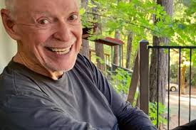 FCC VERSUS HOWARD STERN : Agency's 'Indecency' Ruling Hasn't Stopped N.Y.  Deejay