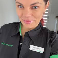 Profile for Em Holten