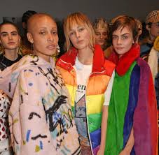 Trendige outfits modische outfits ästhetische kleidung niedliche kleidung rote mode 90er outfit ästhetische mode inspirierte bekleidung emo outfits. 90er Trend Modeexperten Erklaren Das Revival Welt