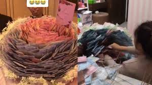 Temukan kebutuhanmu di lapak istana kado online daerah jawa barat, kab. Video Viral Seorang Wanita Dapat Hadiah Ultah Uang Rp 80 Juta Yang Dirangkai Jadi Buket Tribun Lampung