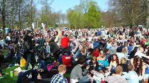 Traditionen grundar sig på den förkristna högtid som funnits i tyskland. Valborg Lund Stadsparken 2012 Youtube
