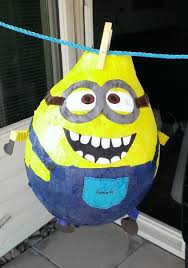 Laterne Selber Basteln Pappmache Minion Wascheklammer Seil Lack Laternen Basteln Laterne Basteln Luftballon Basteln
