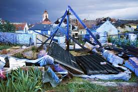 A tornado is a violently rotating column of air that extends from a thunderstorm to the ground. Myhuzr Kx6webm