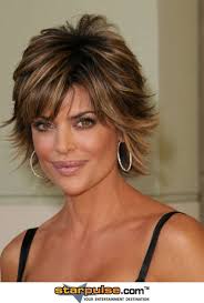This time lisa rinna is presenting us with her fabulous hair style, which looks particularly radiant in the sun. Lisa Rinna Short Hair Styles Short Thin Hair Hair Styles