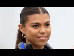 Samantha Woods's Instagram, Twitter & Facebook