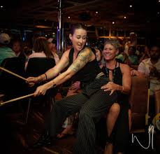 I know it's cold, and windy and rainy 🥴 but today is a VERY SPECIAL day!  It's Haley's mom's birthday!! And what a wonderful coincidence that she's  in town from Kentucky 🤭