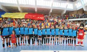 Campionatul mondial de handbal feminin din 2019 a fost a xxiv a ediție a turneului organizat federația internațională de handbal și a avut loc între 30 eduarda idalina amorim l of hungary s gyori audi eto kc fights for the ball with milena knezevic of montenegro s rk buducnost women s handball. Hamburg Oldenburg Magdeburg Leipzig Trier È™i Bietigheim Sunt Cele 6 Orase Germane Care Vor Gazdui In Decembrie Campionatul Mondial De Handbal Feminin Sport Macsim Si Emotie