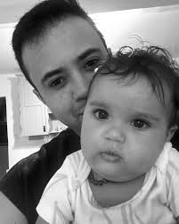 Pai de menina na primeira maquiagem 🤪