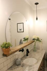 This black & white small bathroom makeover takes an outdated space and turns it into a. 12 Diy Badezimmerdekor Ideen Mit Einem Budget Das Sie Nicht Verpassen Sollten Budget Das Diyba Diy Bathroom Decor Bathroom Remodel Master Cheap Bathrooms
