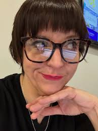 It's taken me two decades to stop thinking about her. Why you do dis? 😭😭