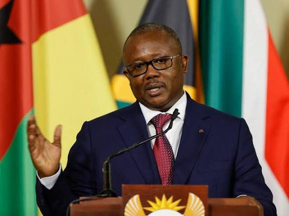 Le président bissau-guinéen Umaro Sissoco Embalo dissout le Parlement - RFI