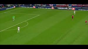 Ez volt a félidő utolsó nagy lehetősége, így gól nélkül vonultak szünetre a csapatok. Szalai Adam Golja Ausztria Ellen Video Dailymotion