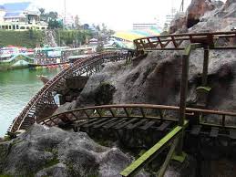 Genting highland adalah sebuah pusat peranginan yang terkenal sebagai kota keriangan. Genting Highland Theme Park Percutian Bajet