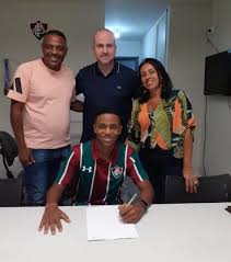 Check all the information and latest news about kayky (fluminense sub 20). Metinho E Kayky Destaques Do Sub 17 Assinam Primeiro Contrato Profissional Com O Fluminense Fluminense Ge