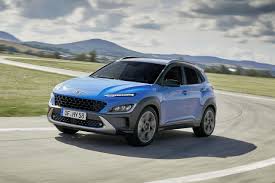 Der neue hyundai bayon parkt im modellprogramm in die enge lücke zwischen der basis i20 und dem. Hyundai Kona Facelift Preise Stehen Fest Newcarz De