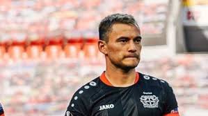 Charles mariano aránguiz sandoval (born 17 april 1989) is a chilean footballer who plays as a midfielder for german club bayer leverkusen and the chile national team. Charles Aranguiz Manifesto Molestia Por Suspension En Europa League Nadie Me Lo Advirtio Alairelibre Cl