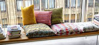 Wir lieben es, verschiedene kissen und decken mit dezenten farben und muster zu kombinieren. Kissen Decken Accessoires Produkte Stoll Online Shop