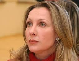 Фотографии, подробно о семье, видео, последние новости 2021 Zimnie Radosti Elena Yakovleva V Shube Iz Naturalnogo Meha Upala V Sneg Video