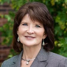 Outstanding Alumni Award Recipient Spotlight: Vicki (Root) Engelen '77  Vicki Engelen, a native of suburban Minneapolis, MN, graduated from WSC  with a Bachelor of Science degree (English major, journalism minor). Her  extracurricular