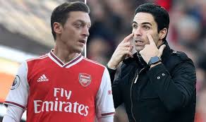 Mikel arteta, fubola ilk olarak antigouko takımının alt yapısında başladı ve 1997 yılında buradan ayrılıp barcelona'nın alt yapısına geçiş yaptı. Arsenal Dressing Room Pick Sides In Mesut Ozil Mikel Arteta Dispute