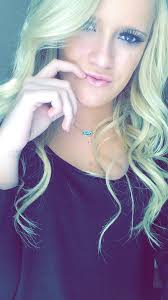 Kari Vincent (@karilinnvincent)