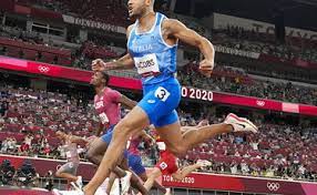 Marcell jacobs ha vinto la medaglia d'oro sui 100 metri firmando il nuovo record europeo (ha migliorato di sei centesimi il precedente che reggeva da 17 anni). Gsrvn2i52k3ftm
