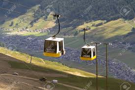 Beim absturz einer seilbahnkabine in. Seilbahn Gondel In Den Alpen Bergen In Der Nahe Von Livigno See Italien Lizenzfreie Fotos Bilder Und Stock Fotografie Image 64694781