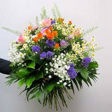 Geburtstag, hochzeit beziehungsweise heirat, jubiläum sind nur einige solcher gelegenheiten. Extra Grosser Blumenstrauss