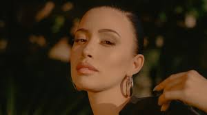 Selena: la serie': un programa para soñar con la niña obediente que se  convirtió en estrella