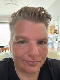 Who can help with grey or silver hair highlights in Dana Point?